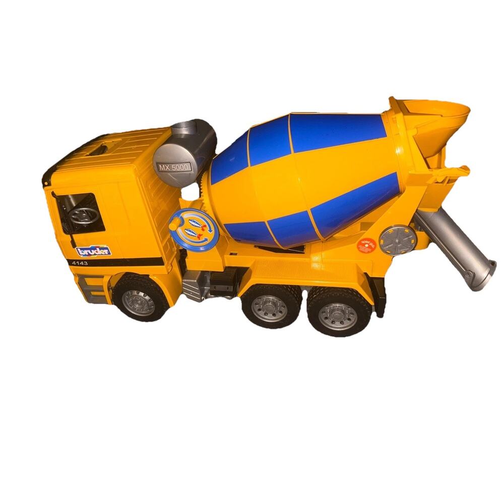 Vtg BRUDER 4143 LARGE YELLOW TRUCK CEMENT MIXER CONSTRUCTION TOY VEHICLE